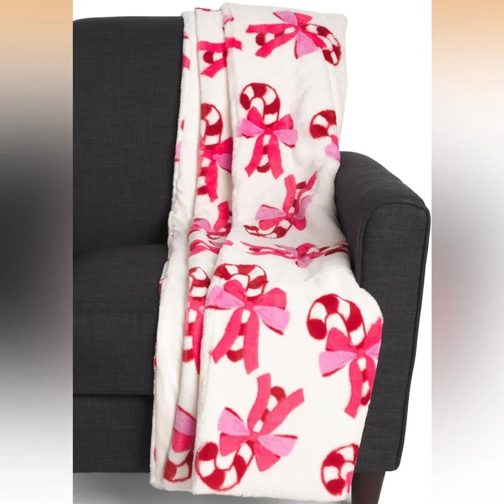 NWT Rachel Rachel Roy Candy Cane Bow Christmas Oversized Faux Fur Throw Blanket